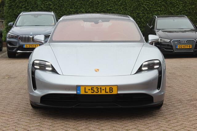 Porsche Taycan Performance 84 kWh / NIEUWSTAAT! / SoH 94.5% / Panoramadak / 360Camera / Adaptieve stoelen / Sportchrono / 20'' / Bose / Keyless / Dodehoek / Navigatie / Stoelverwarming / Cruise Control