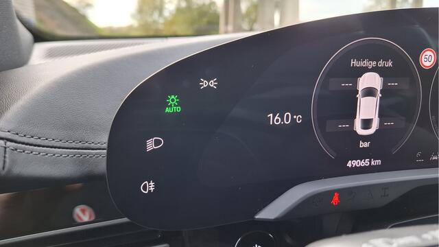 Porsche Taycan 4S | Warmtepomp | 93,4 kWh Accu | Navigatie/Android/Apple Carplay | LM Velgen 21" | Panoramadak | Rondomzichtcamera | Stoelen Voor Verwarmd/Geventileerd/Massage |