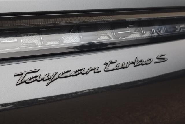 Porsche Taycan TURBO S 93kWh Fabrieksgarantie T/M 03-2027 Carbon Int.Delen I Pano I Sport Chrono