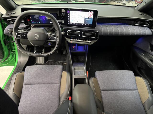 Renault 5 comfort range Techno 52 kWh AUTOMAAT / *** Levering in overleg *** / Voorstoelen + stuurwiel verwarmd / Parkeersensoren voor + achter / Navigatiesysteem full map / Cruise control / Apple Car Play & Android Auto / Automatische airco