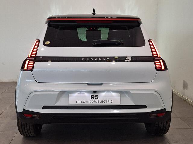 Renault 5 Techno 40 kWh | Pack Winter | Pack Advanced Driving Assist | Van: ¤ 32.909,- nu rijklaar voor: ¤ 31.409,-