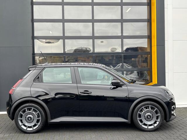 Renault 5 E-TECH 100% ELECTRIC NightenDay 120pk Pack Winter