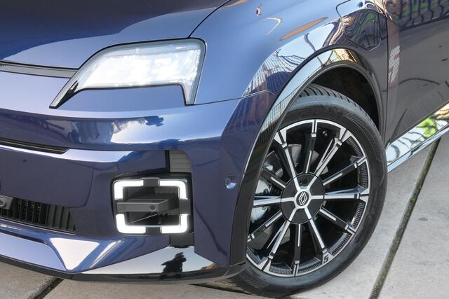 Renault 5 comfort range iconic cinq 52 kWh | STUUR/STOELVERWARMING | CAMERA | NAVI | ADAPT. CRUISE CONTROL | APPLECARPLAY/ANDROIDAUTO | ALL-SEASONBANDEN | CLIMATE CONTROL | PDC | LMV