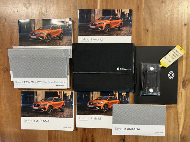 Renault Arkana *RS-LINE* 145 E-Tech / Hybrid / Automatic / FULL OPTION / LED Pure Vision / BOSE / 18" LMV / Leder