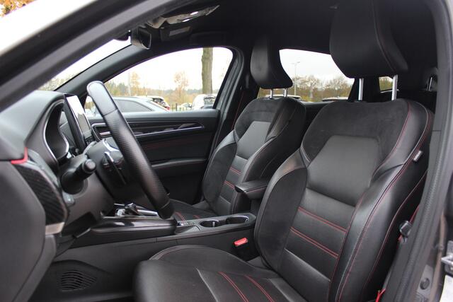 Renault Arkana 1.3 TCe 140 R.S. Line / Camera / Leder / 18'' / Bose / Keyless / Sfeerverlichting / Navigatie / Dodehoek / DAB / ACC / Stoelverwarming