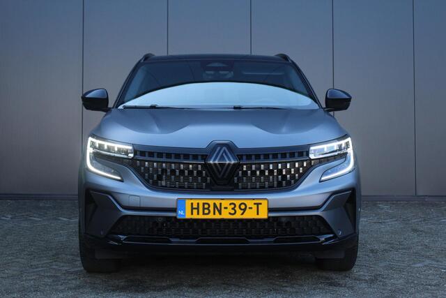 Renault Austral 1.2 E-Tech Hybrid 200Pk Iconic Esprit Alpine | Google Navigatie | Draadloze Carplay | 4-Control | Head-up | Harman Kardon Geluidsysteem | Matrix Led Koplampen | Stoel & Stuurverwarming | Sidesteps | Carbon Pack |