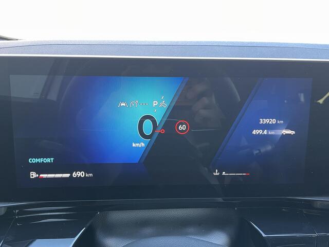 Renault Austral 1.3 mild hybrid 160 X-Tronic techno / Trekgewicht 1800 KG / Stoelverwarming / elektrisch verstelbare stoel / verwarmbaar stuur / verwarmbare voorruit / elektrische achterklep / keyless entry / adaptieve cruise control / LED koplampen / draadloze oplader /