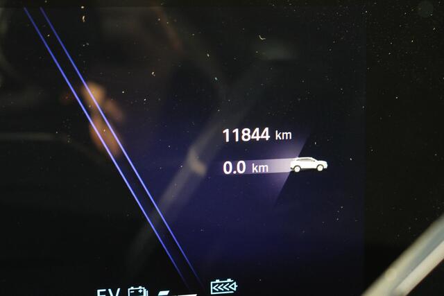 Renault Austral 1.2 E-Tech full hybrid 200 iconic esprit Alpine | 4Control | Panorama dak | Stoelmassage | 360 camera | Dodehoekdetectie | Stoelverwarming en Stuurwielverwarming