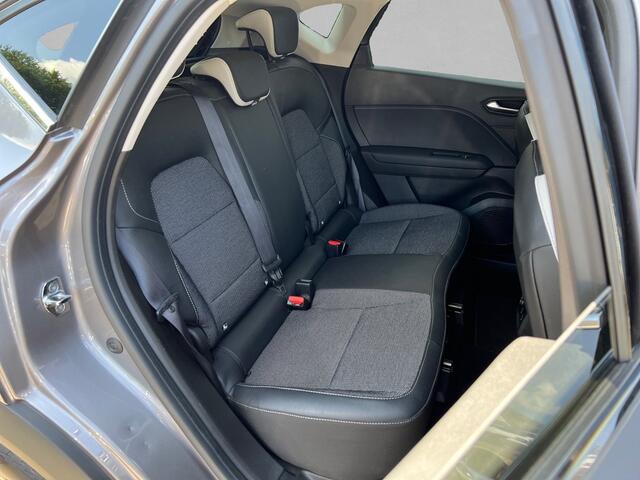 Renault CAPTUR 1.3 TCe INTENS EDC 140 AUTOMAAT / CAMERA / 18 INCH / STOEL EN STUURVERWARMING / TREKHAAK