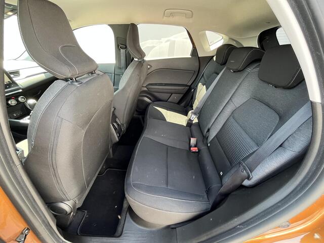 Renault CAPTUR 1.0 TCe 100 Zen / Navigatie full map / Apple Carplay & Android Auto / Parkeersensoren achter / Keyless Entry & Start / Cruise- en Climate Control / Radio