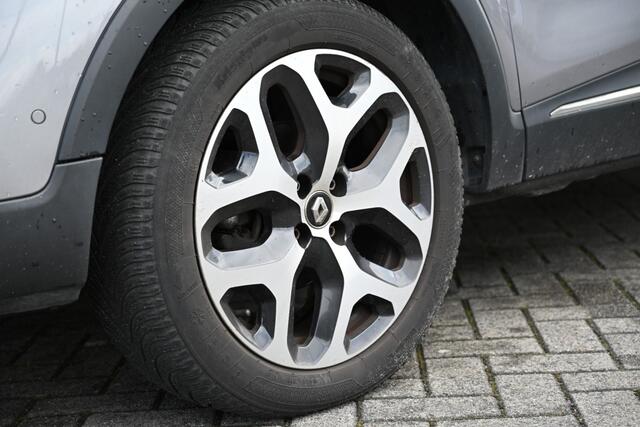 Renault CAPTUR Intense Cruise Navi Keyless