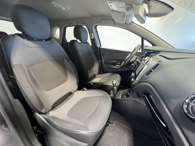 Renault CAPTUR 0.9 TCe Dynamique | Navigatie | LM Velgen 17" | Cruise Control | Airco | Bluetooth | Dimlichten Automatisch |