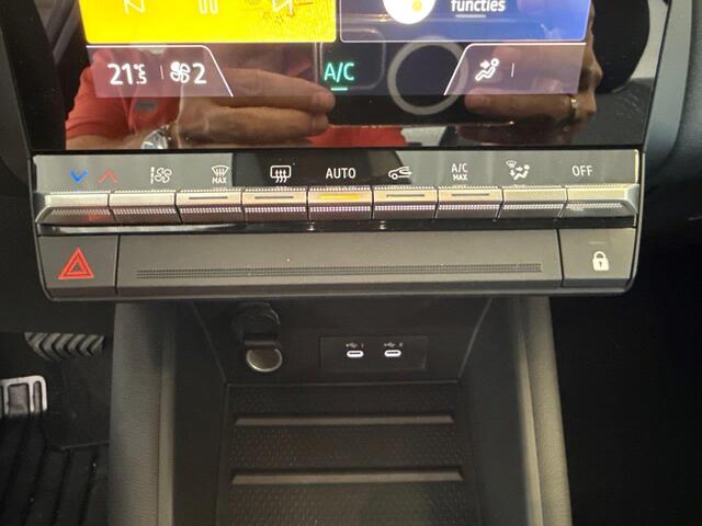 Renault CAPTUR E-Tech full hybrid 145PK Techno / 360 CAMERA / NAVI GROOT/ ADAPTIVE CRUISE