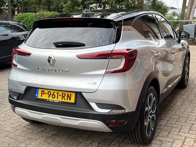 Renault CAPTUR 1.6 E-Tech Plug-in Hybrid 160 E-TECH Zwart Dak.