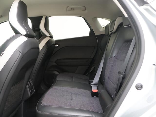 Renault CAPTUR 1.6 E-Tech Plug-in Hybrid 160 Intens | 17 inch lichtmetalen velgen | Achteruitrijcamera | Remote services | Cruise control | Keyless entry |
