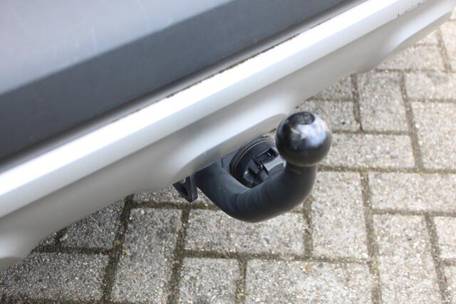 Renault CAPTUR 0.9 TCe Intens 1/2 LEDER ECC TREKHAAK NAVI