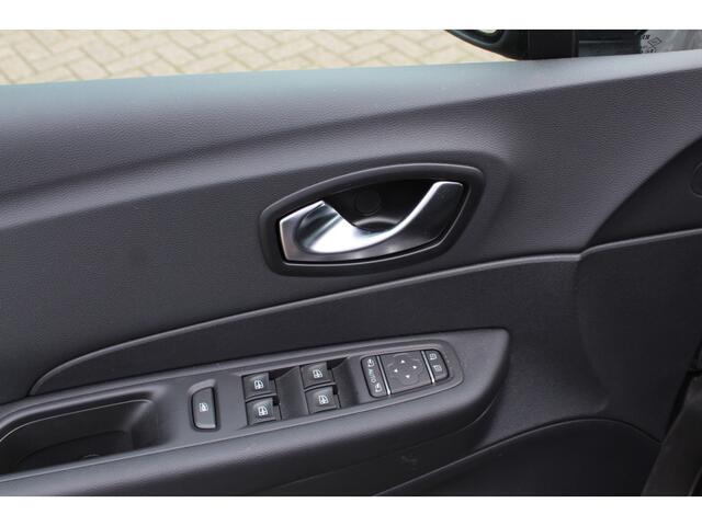 Renault CAPTUR 1.2 TCe Intens / Camera / Navigatie / Keyless / 17'' / DAB / Armsteun / Apple CarPlay / Cruise Control