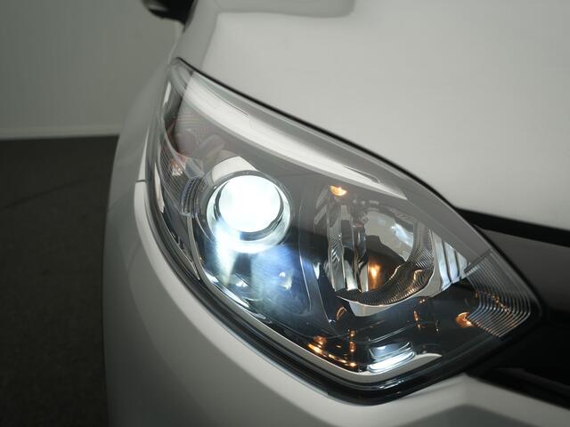 Renault CAPTUR TCe 120 EDC Xmod - RIJKLAARPRIJS - Automaat - All Seasonbanden - Trekhaak - Achteruitrijcamera