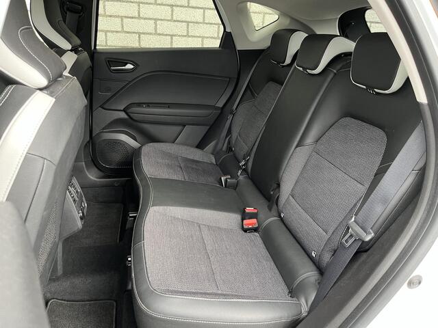 Renault CAPTUR 1.6 E-Tech Plug-in Hybrid 160 Intens | Trekhaak | Apple Carplay / Android Auto | All Season |