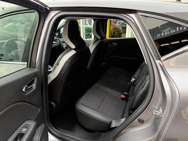 Renault CAPTUR 1.0 TCe 100 Intens | Trekhaak | Navigatie | Achteruitrijcamera | DAB | Key-less | Climate Control | Parkeersensoren | Cruise Control |