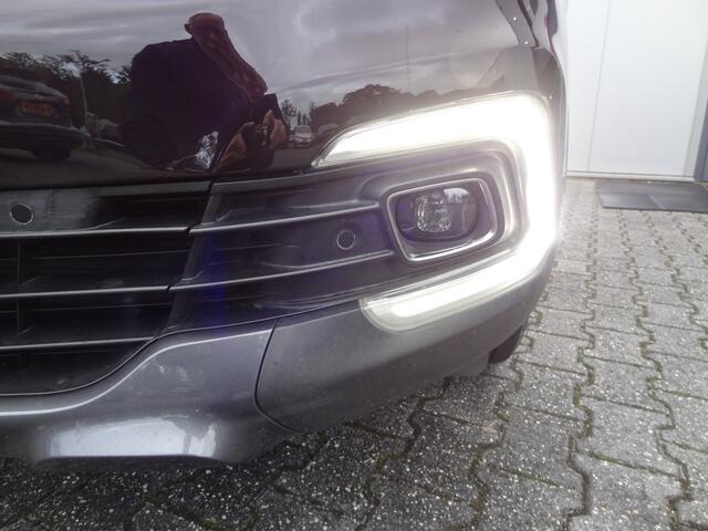 Renault CAPTUR 1.2 TCe Initiale Paris | NL-AUTO | TREKHAAK | LMV | ECC | LEER | CRUISE