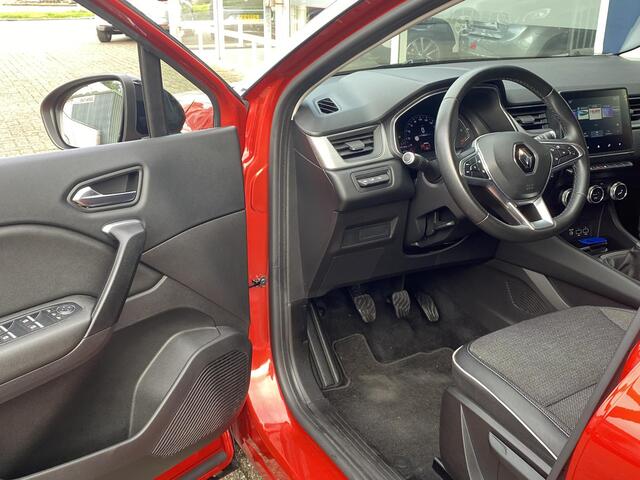 Renault CAPTUR 1.3 TCe 140 Intens / NL-Auto / Cruise-Control / Climate-Control / Apple-Carplay & Android-Auto / Keyless / LED / Armsteun-Voor / DAB Radio-Bluetooth / PDC-Achter / 17'' LMV / All-Season / ENZ.