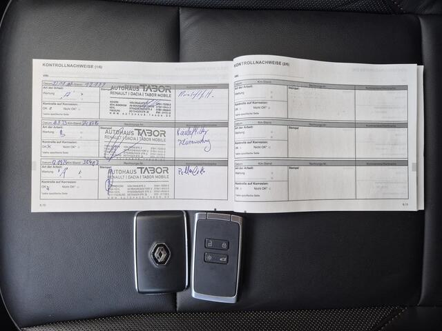 Renault CAPTUR 1.6 E-Tech Plug-in Hybrid 160 Initiale Paris / Automaat / Pack Drive Assist / Apple Carplay Android Auto / Stuur en Stoelverwarming / Bose Audio systeem / Rondomzicht camera / Adaptief CC / Keyless Entry/Start /