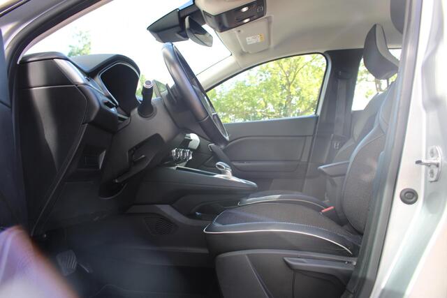 Renault CAPTUR 1.3 TCe 155 Intens Automaat | Navigatiesysteem | Trekhaak | Dodehoekwaarschuwing| Adaptive Cruisecontrol | Apple/Android Auto | Stoelverwarming | Climatecontrol