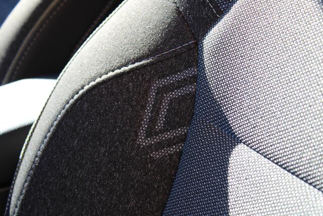 Renault CAPTUR TCe 115 techno l Haman Kardon l Stoel- en stuurverwarming