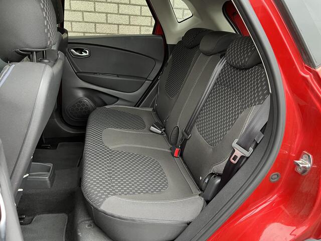 Renault CAPTUR 1.3 TCe 150 EDC Automaat Intens | Trekhaak | Panoramadak | Dodehoekdetectie | Achteruitrijcamera |