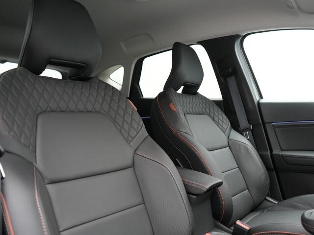 Renault CAPTUR 1.6 E-Tech Initiale Paris Plug In Hybrid 160pk Dealer O.H PHEV | Adaptive Cruise | 360 Camera | Lederen Sportstoelen Verwarmd | Stuur Verwarmd | Blis | Keyless | Navigatie | DAB | 18"L.M |