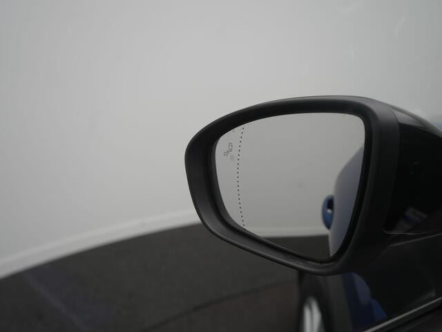 Renault CAPTUR TCe 140 Business Zen - RIJKLAARPRIJS - Achteruitrijcamera - Adaptive Cruise Control - All Seasonbanden - Stoel- en Stuurverwarming - Dealeronderhouden