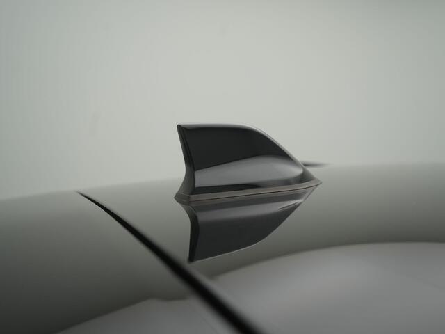 Renault CAPTUR TCe 130 EDC Intens - RIJKLAARPRIJS - 360 Graden Camera - Adaptive Cruise Control - Trekhaak - Elektrisch Glazen Schuif-/Kanteldak - Dealeronderhouden