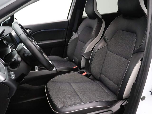 Renault CAPTUR E-Tech Plug-in Hybrid 160pk Intens Camera | Climate | Navi | Parksens. | Stoelverwarming