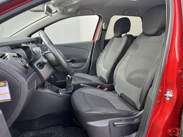 Renault CAPTUR 0.9 TCe Dynamique / Cruise Control / Navigatie / Climate Control / Parkeersensoren Achter / Keyless Entry en Start / Bluetooth / Radio /