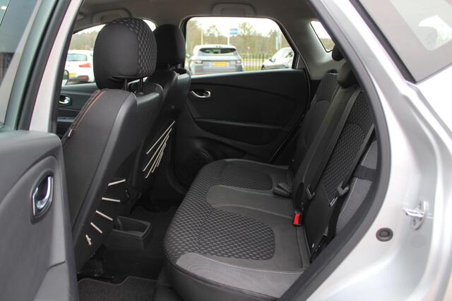 Renault CAPTUR 1.2 TCe Intens / Camera / Navigatie / Keyless / 17'' / Armsteun / DAB / Cruise Control