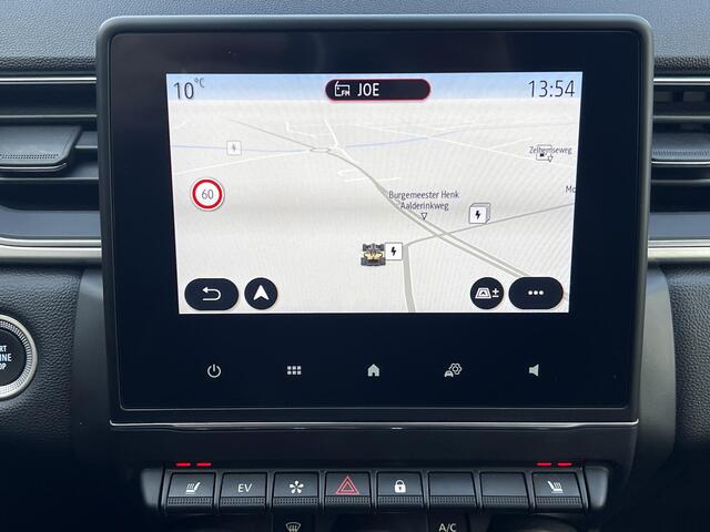 Renault CAPTUR 1.6 E-Tech Plug-in Hybrid 160 Intens Automaat / Achteruitrijcamer / Stuur- en stoelverwarming / Navigatie / Apple Carplay Android / 18"LM wielen met All Season banden /