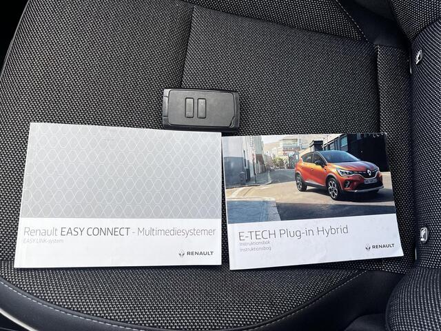 Renault CAPTUR 1.6 E-Tech Plug-in Hybrid 160 Intens Automaat / Achteruitrijcamer / Stuur- en stoelverwarming / Navigatie / Apple Carplay Android / 18"LM wielen met All Season banden /