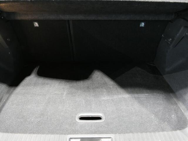 Renault CAPTUR 1.3 TCe 140 Intens *AUTOMAAT* - Allseasons, Apple carplay/ android auto, cruise, clima