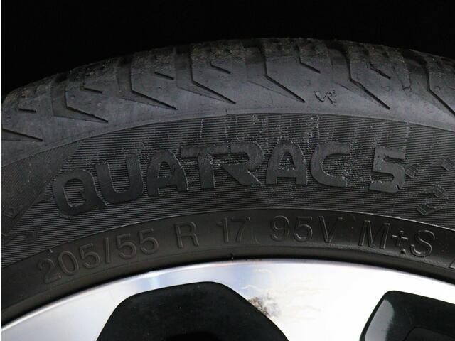 Renault CAPTUR 1.3 TCe Version S AUTOMAAT | Panoramadak | Trekhaak | Navigatie