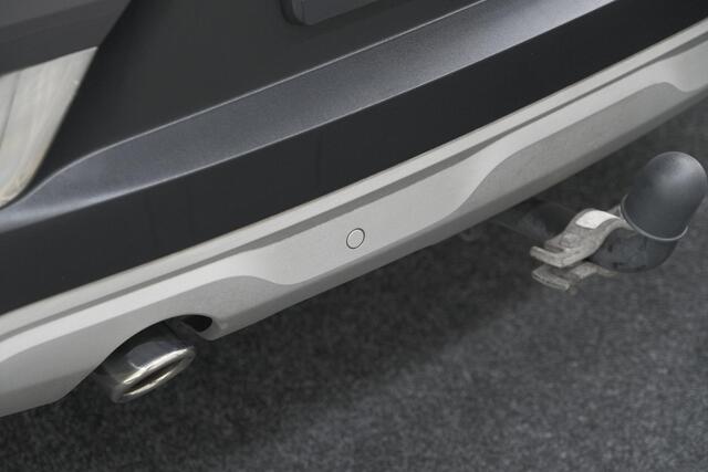 Renault CAPTUR TCe 130 Intens | Trekhaak | Navigatie | Carplay | 18 Inch