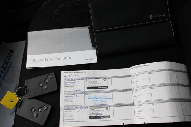 Renault CLIO Estate 0.9 TCe 90pk Limited Airco/Cruise/Navi/PDC/DAB