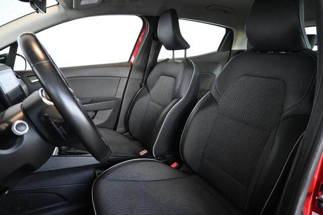 Renault CLIO 1.3 TCe Intens Automaat Clima Carplay LED Rijklaarprijs Inruil Mogelijk!