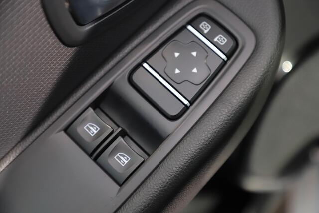 Renault CLIO 0.9 TCe Limited Trekhaak 16 inch Navigatie Airco Cruise Bluetooth Parkeersensor Getint Glas