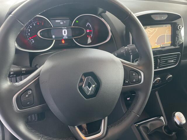 Renault CLIO Estate 0.9 TCe Limited Airco - Cruise control - Parkeersensoren achter - Navigatie full map - Mistlampen voor - Lederen stuurwiel - Dakrails