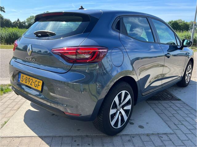 Renault CLIO 1.0 TCe 90 Equilibre / Airco / Parkeersensor Achter / Applecarplay - Androidauto / 6 Bak /