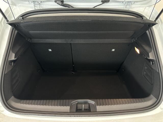 Renault CLIO 1.0 TCe 90 Evolution | Pack Navigation | Achteruitrijcamera | Van: ¤ 26.359,- nu rijklaar voor: ¤ 24.359,-