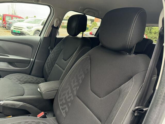 Renault CLIO Estate 0.9 TCe Limited *Navigatie*Airco*