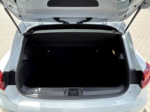 Renault CLIO TCe 90 Intens 1E EIGENAAR | CLIMATE EN CRUISE CONTROL | DEALER ONDERHOUDEN | PARKEERSENSOREN V+A | CAMERA | APPLE CARPLAY EN ANDROID AUTO | LED VERLICHTING | KEYLESS ENTRY |