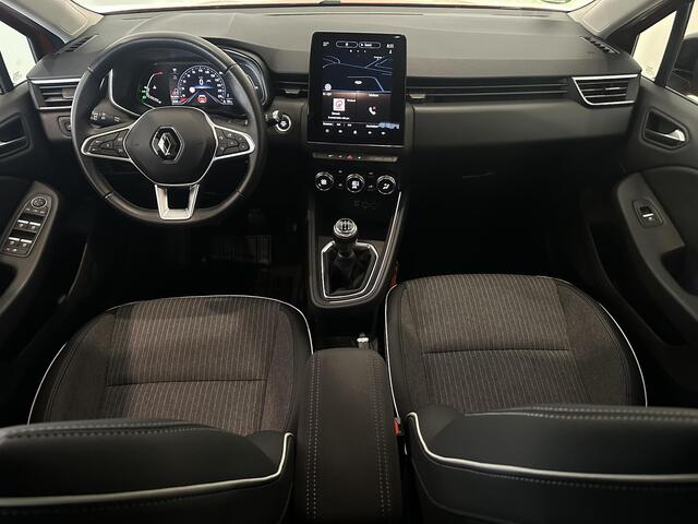 Renault CLIO 1.0 TCe 100 Intens | Navigatie 9,3" | Climate Control | Cruise Control | Lichtmetalen velgen 17" | Parkeersensoren voor, achter en achteruitrijcamera | Apple Carplay/Android Auto | 1e eigenaar + dealer onderhouden!